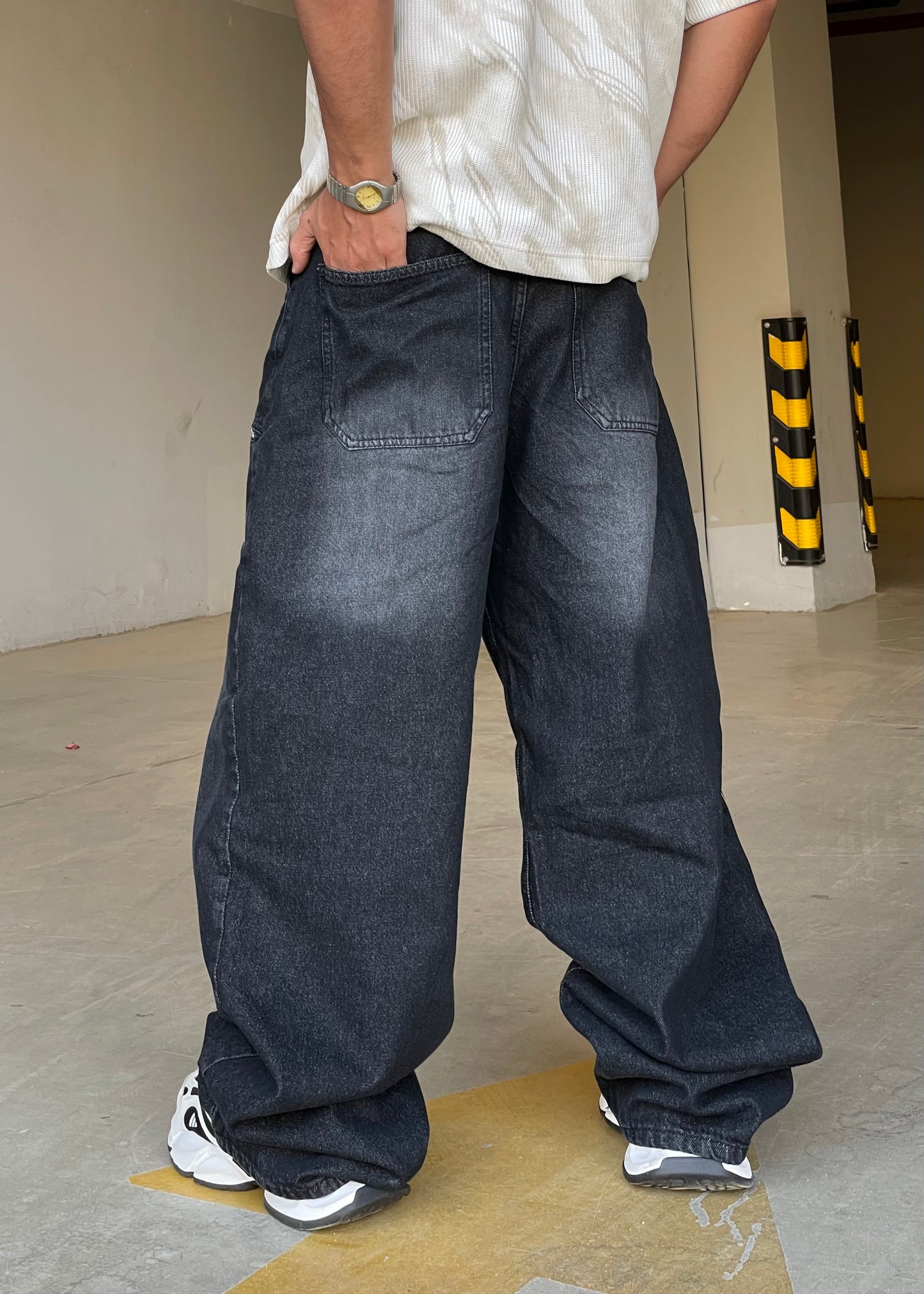 PHANTOM WIDE LEG