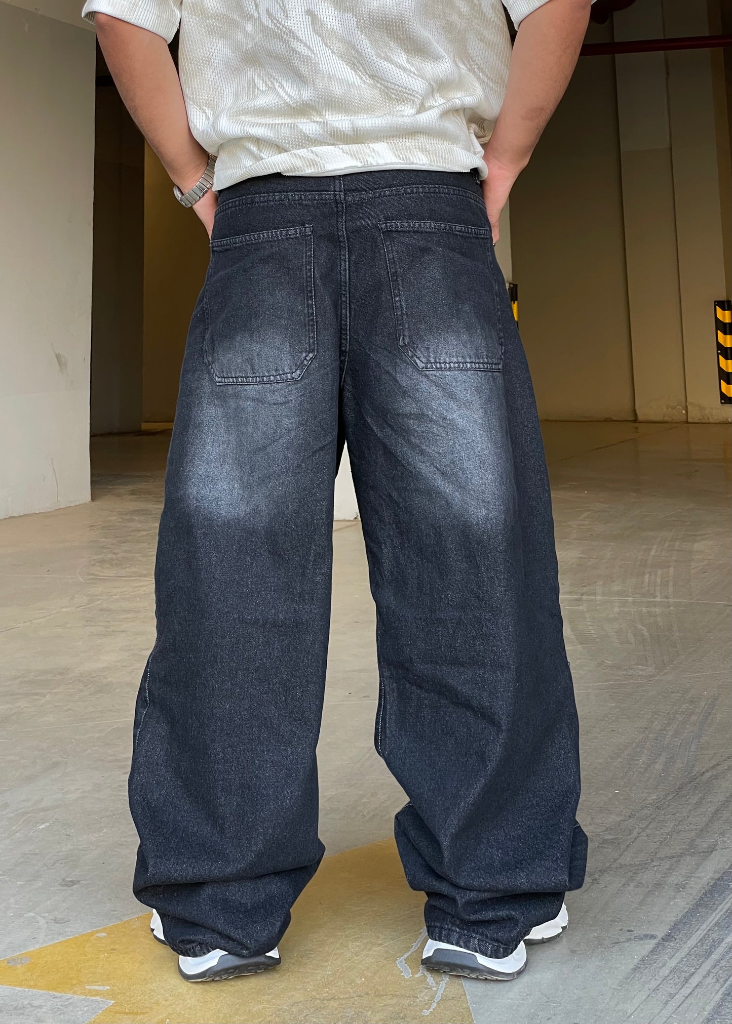 PHANTOM WIDE LEG