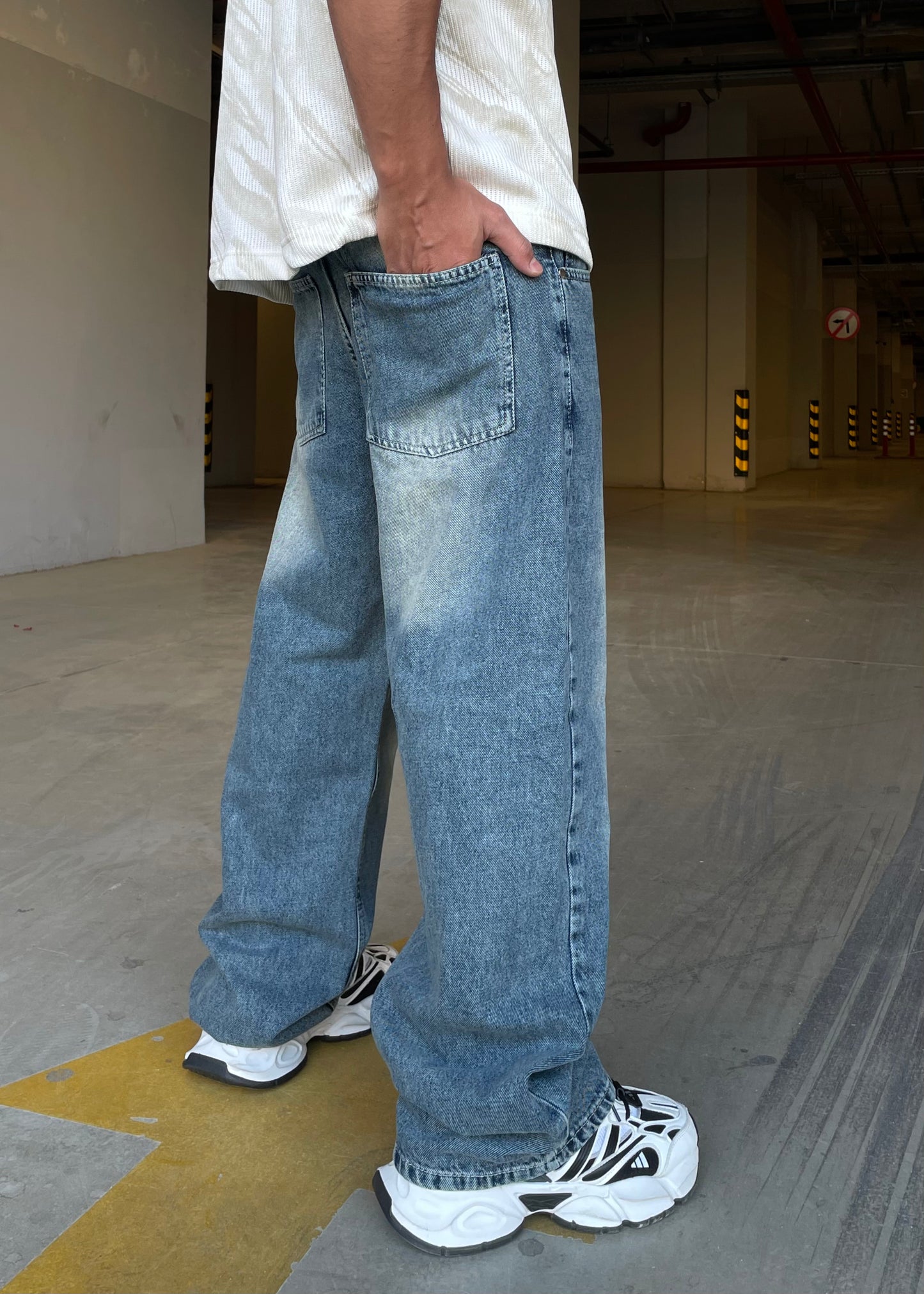 FROST WIDE LEG